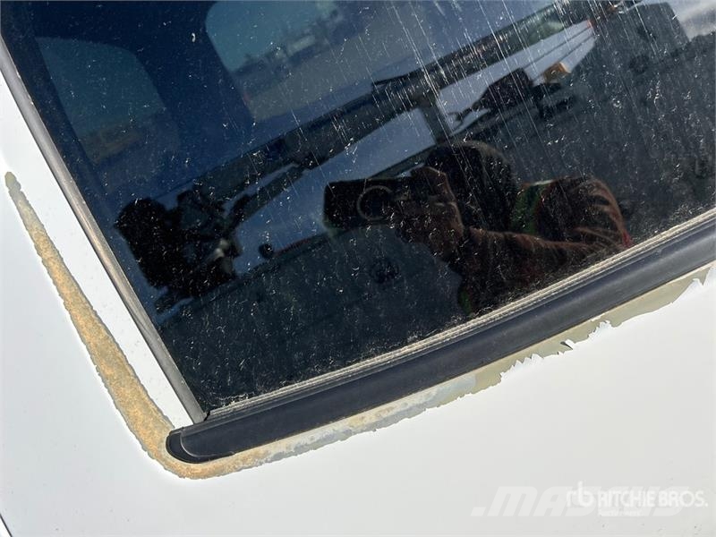 Chevrolet Silverado 2500HD LTZ 4x4 Crew Cab Pickup Andre varebiler