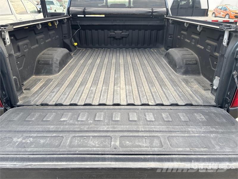 Chevrolet Silverado 2500 HD LT 4x4 Crew Cab Pickup Ostalo