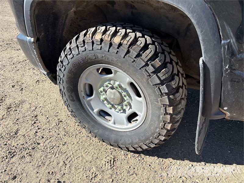 Chevrolet Silverado 2500 4x4 Crew Cab Pickup Altele