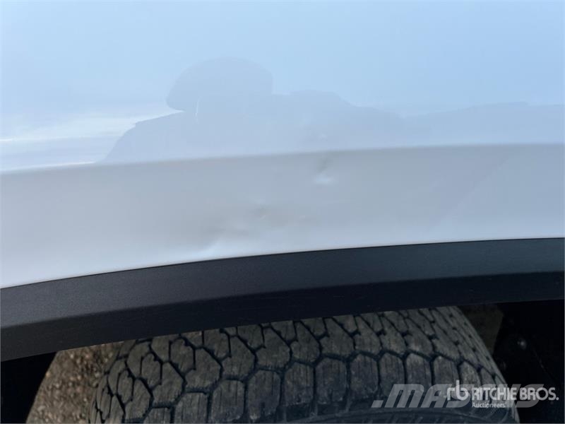 Chevrolet Silverado 2500HD 4x4 Crew Cab Pickup Ostalo