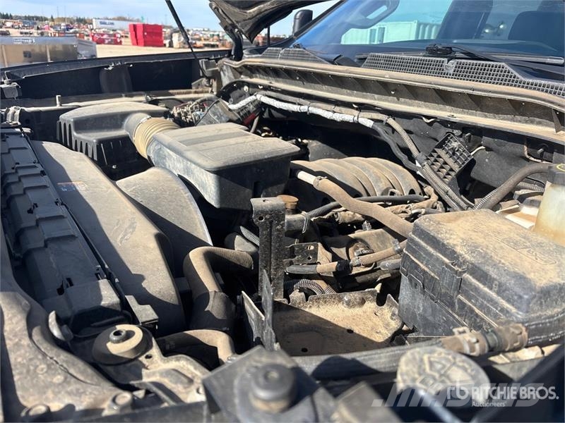 Chevrolet Silverado 2500HD 4x4 Crew Cab Pickup Други