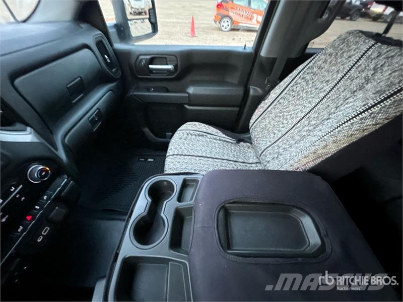 Chevrolet Silverado 2500HD 4x4 Crew Cab Pickup Ostalo