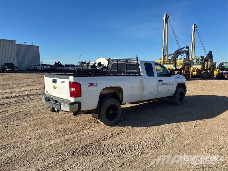 Chevrolet Silverado 2500 LT 4x4 Extended Cab Pickup Ostalo