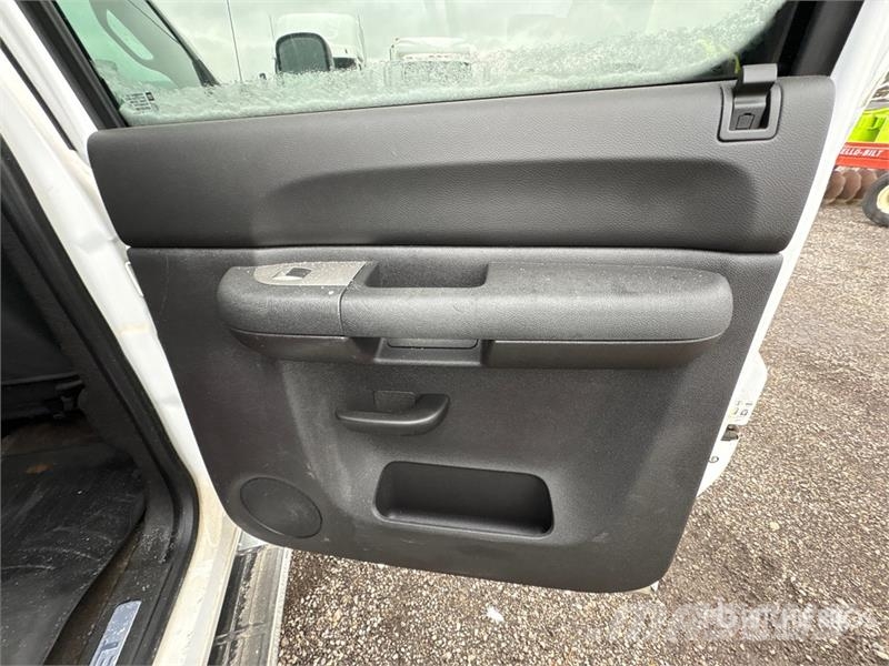 Chevrolet Silverado 2500HD LT 4x4 Crew Cab Snow Plow Truck Municipal/vehicul cu uz general