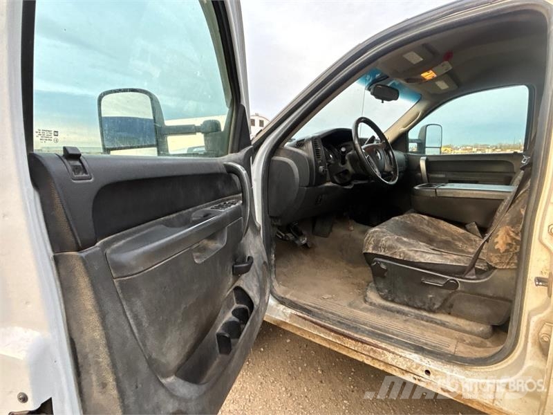 Chevrolet Silverado 2500HD Ciężarówki typu Platforma / Skrzynia