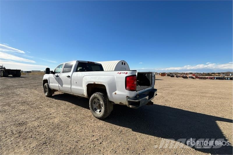 Chevrolet Silverado 2500 4x4 Crew Cab Pickup Autre fourgon / utilitaire