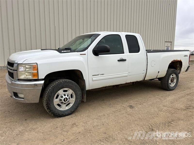 Chevrolet Silverado 2500 LT 4x4 Extended Cab Pickup Muu