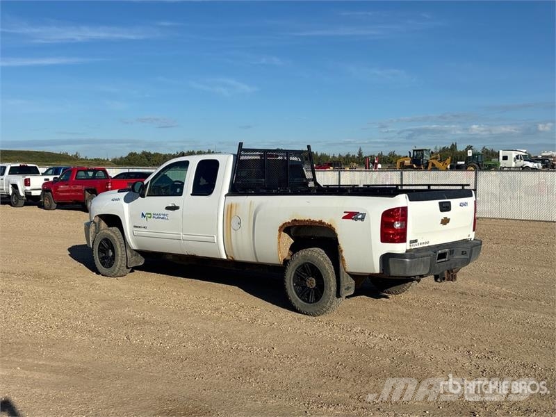 Chevrolet Silverado 2500 LT 4x4 Extended Cab Pickup Ostalo