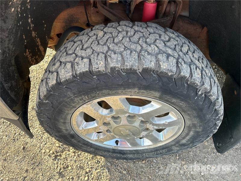 Chevrolet Silverado 2500HD LTZ 4x4 Crew Cab Pickup Andre varebiler