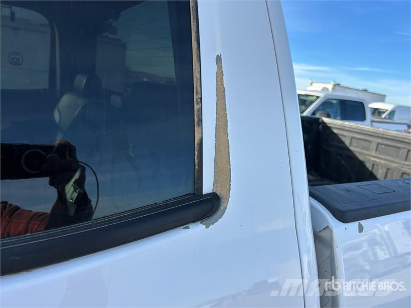 Chevrolet Silverado 2500HD LTZ 4x4 Crew Cab Pickup Andre varebiler
