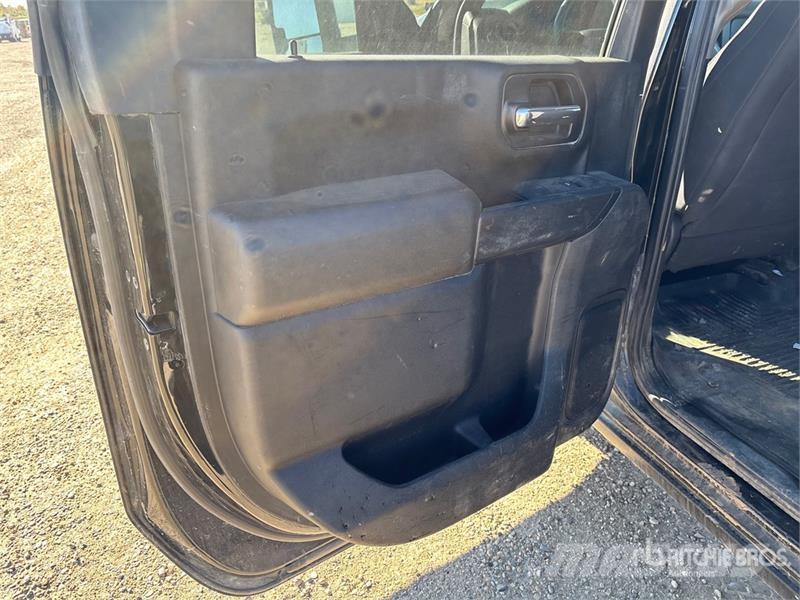 Chevrolet Silverado 2500 4x4 Crew Cab Pickup Altele