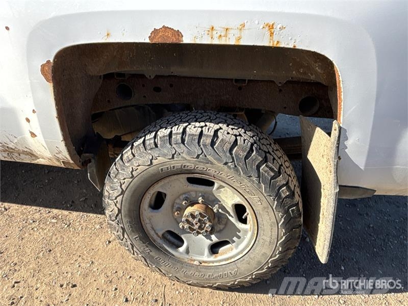 Chevrolet Silverado 2500 4x4 Crew Cab Pickup Autre fourgon / utilitaire