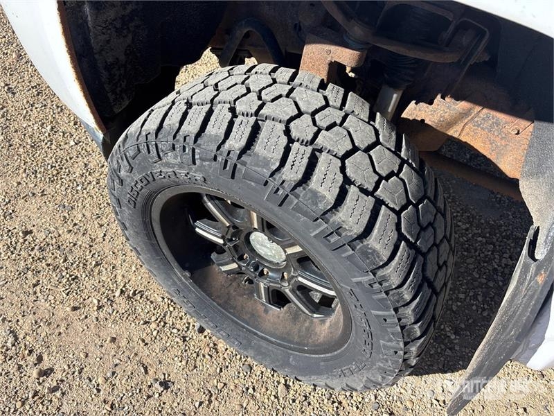 Chevrolet Silverado 2500 High Country 4x4 Crew Cab Pickup أخرى