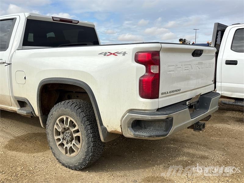 Chevrolet Silverado 2500 LT 4x4 Crew Cab Pickup Drugi