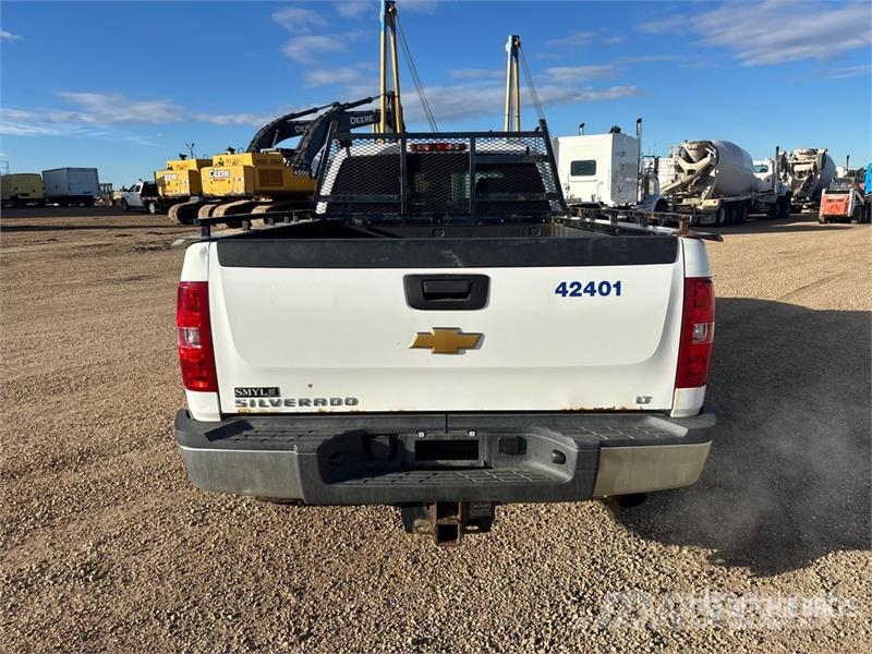 Chevrolet Silverado 2500 LT 4x4 Extended Cab Pickup أخرى