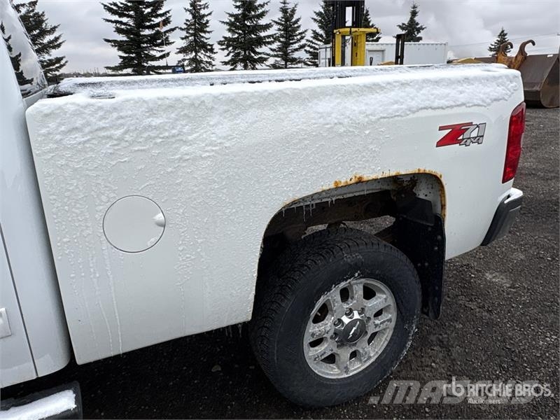 Chevrolet Silverado 2500HD LT 4x4 Crew Cab Snow Plow Truck Municipal/vehicul cu uz general