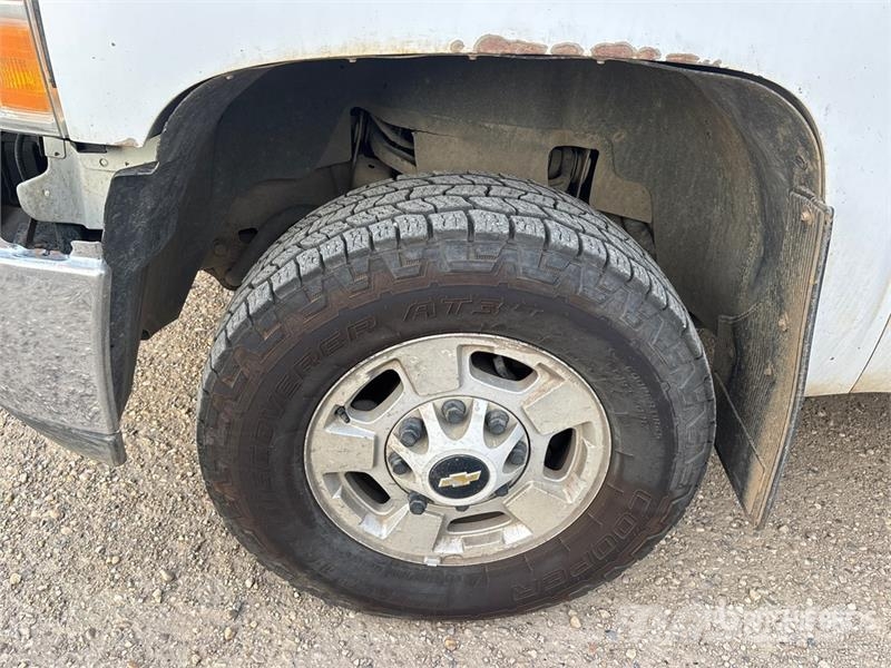 Chevrolet Silverado 2500HD Ciężarówki typu Platforma / Skrzynia