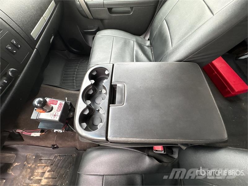 Chevrolet Silverado 2500HD LT 4x4 Crew Cab Snow Plow Truck Municipal/vehicul cu uz general