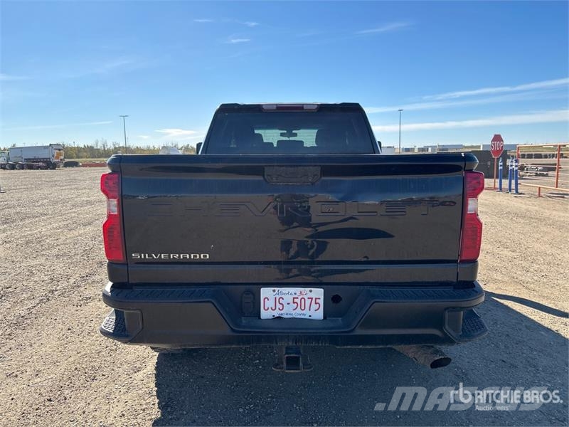 Chevrolet Silverado 2500 4x4 Crew Cab Pickup Altele
