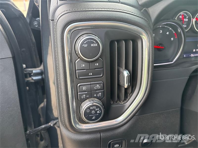 Chevrolet Silverado 2500 HD LT 4x4 Crew Cab Pickup Ostalo