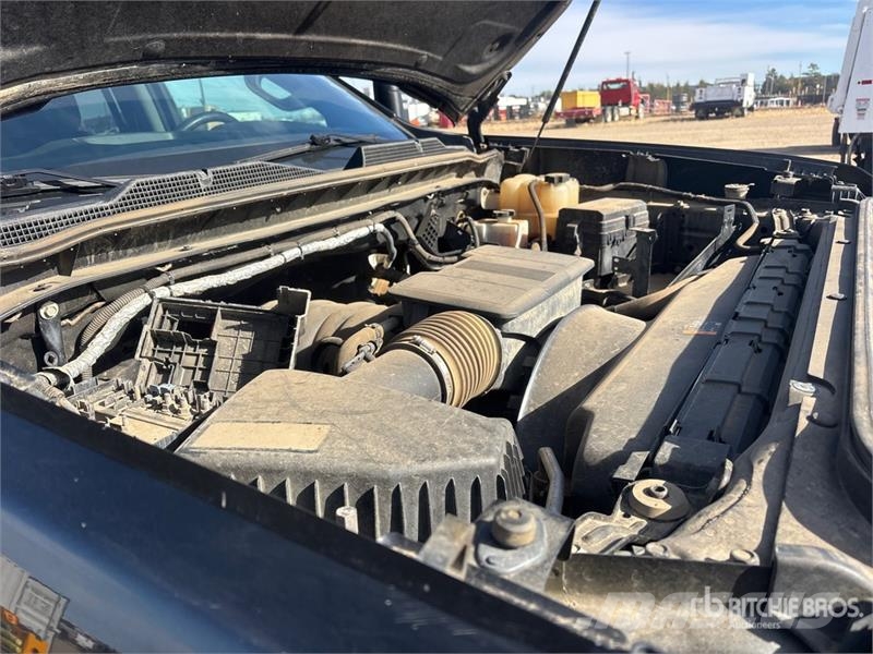 Chevrolet Silverado 2500HD 4x4 Crew Cab Pickup Други