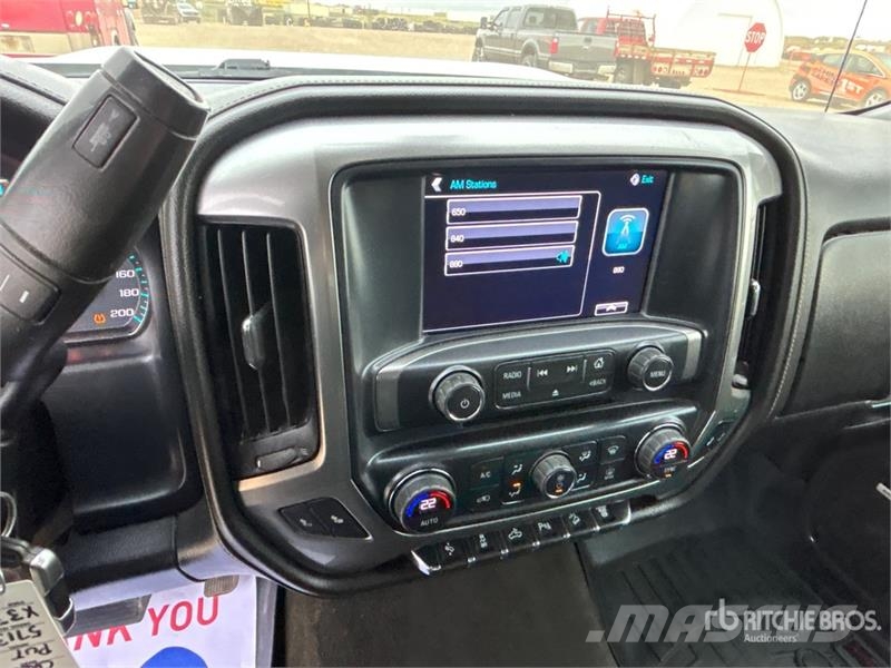 Chevrolet Silverado 2500HD LTZ 4x4 Crew Cab Pickup Andre varebiler