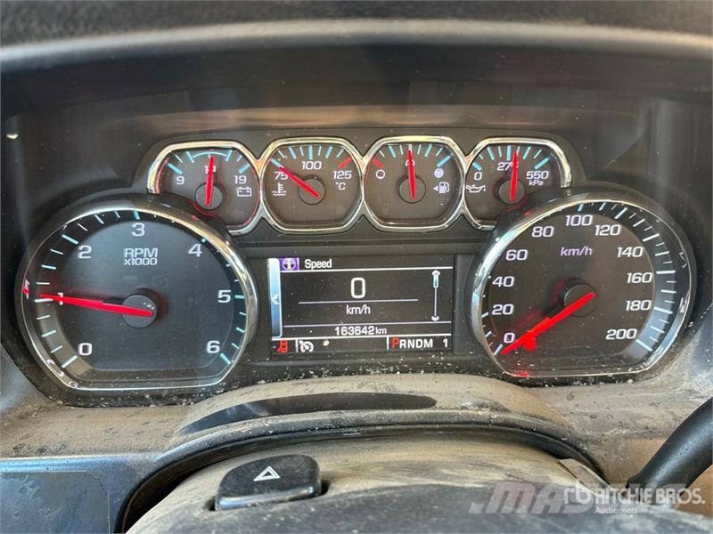 Chevrolet Silverado 3500HD Вантажівки-платформи/бокове розвантаження