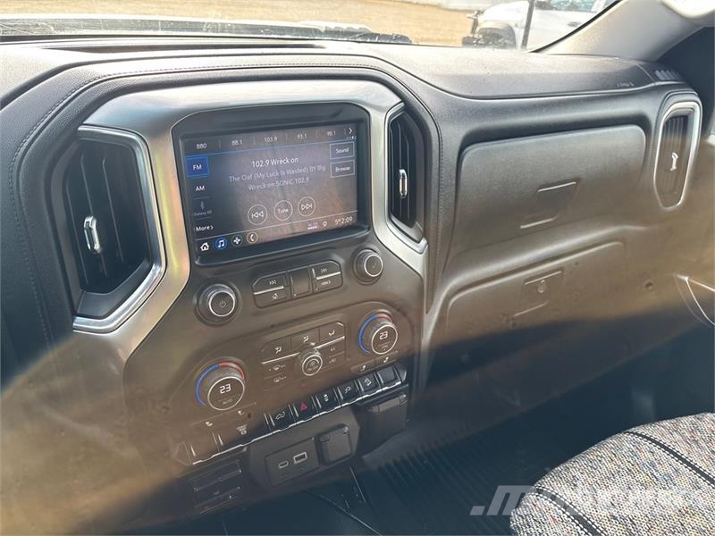 Chevrolet Silverado 3500HD 4x4 Crew Cab Pickup Citi