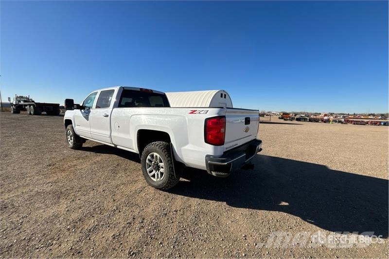 Chevrolet Silverado 3500HD LT 4x4 Crew Cab Pickup Ostalo