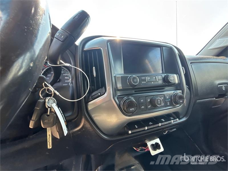 Chevrolet Silverado 3500HD شاحنات مسطحة/مفصلية الجوانب