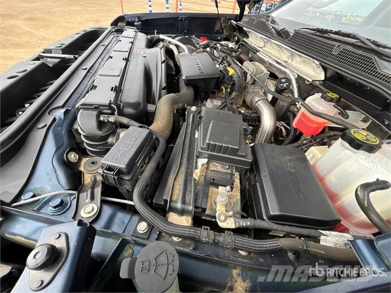 Chevrolet Silverado 3500HD LT 4x4 Crew Cab Pickup Övriga bilar