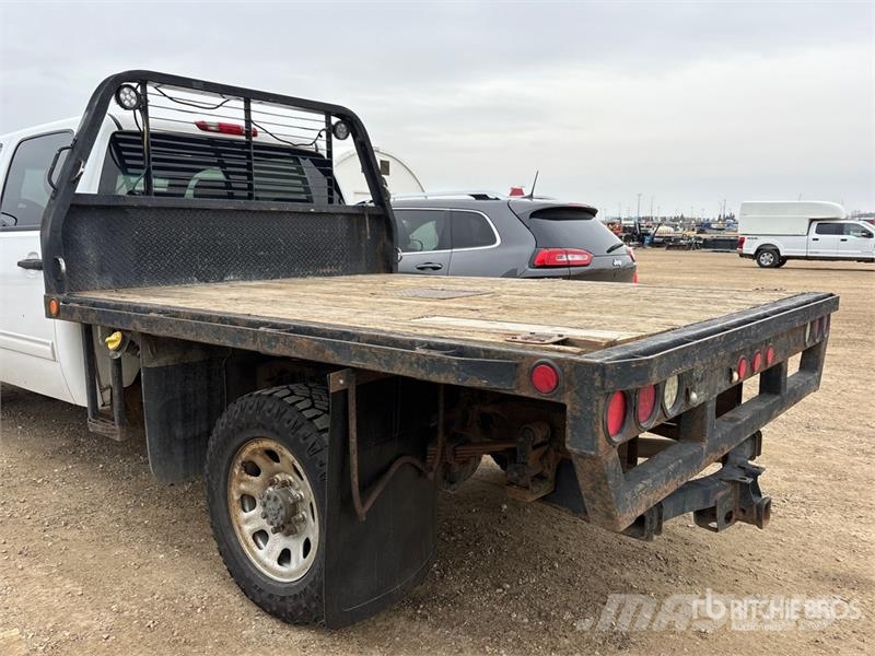 Chevrolet Silverado 3500HD Flatbed/Dropside trucks
