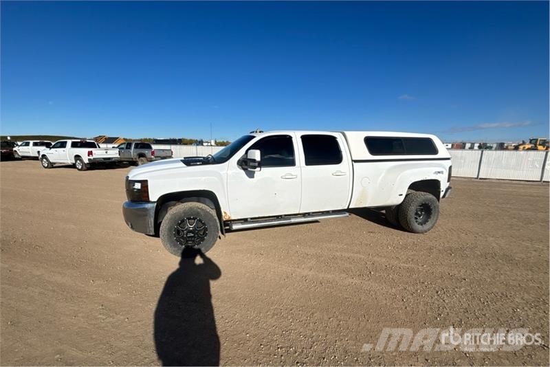 Chevrolet Silverado 3500HD 4x4 Crew Cab Pickup Andere Transporter