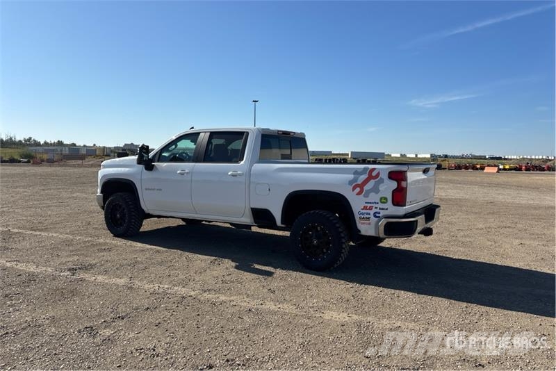 Chevrolet Silverado 3500HD 4x4 Crew Cab Pickup Övriga bilar