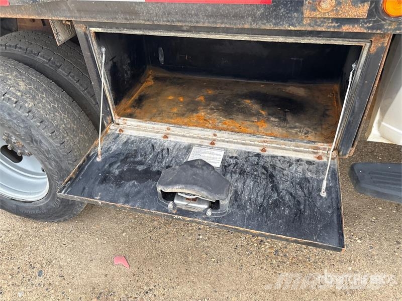 Chevrolet Silverado 3500HD Plošinové nákladné automobily/nákladné automobily so sklápacími bočnicami