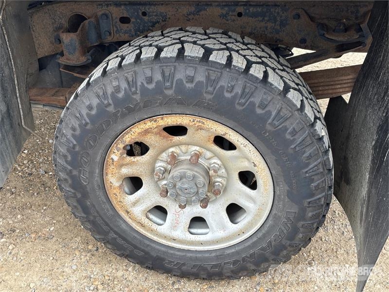 Chevrolet Silverado 3500HD Flatbed/Dropside trucks