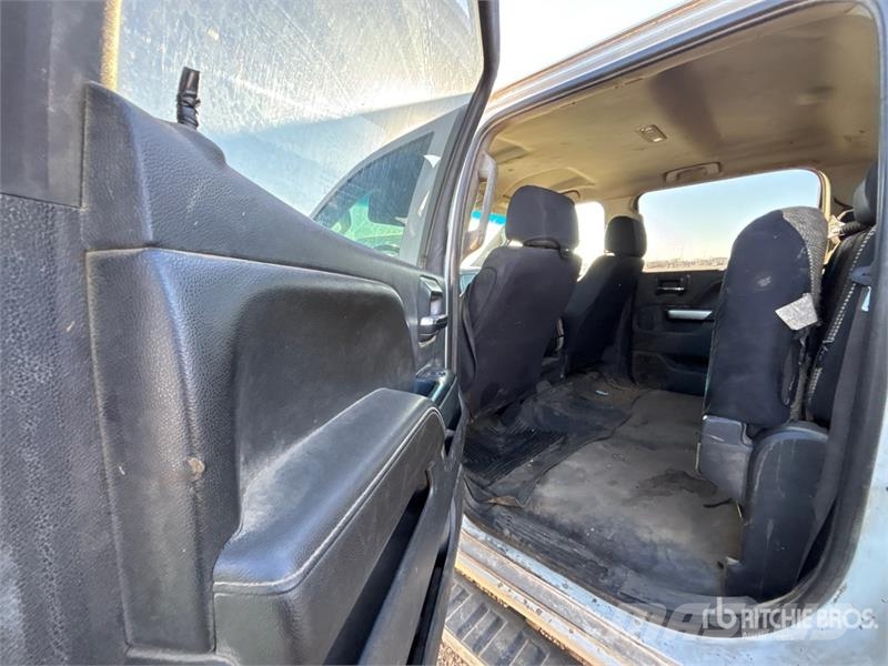 Chevrolet Silverado 3500HD Вантажівки-платформи/бокове розвантаження