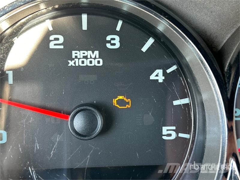 Chevrolet Silverado 3500HD 平板式/側卸式卡車