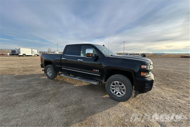 Chevrolet Silverado 3500HD Z71 4x4 Crew Cab Pickup أخرى