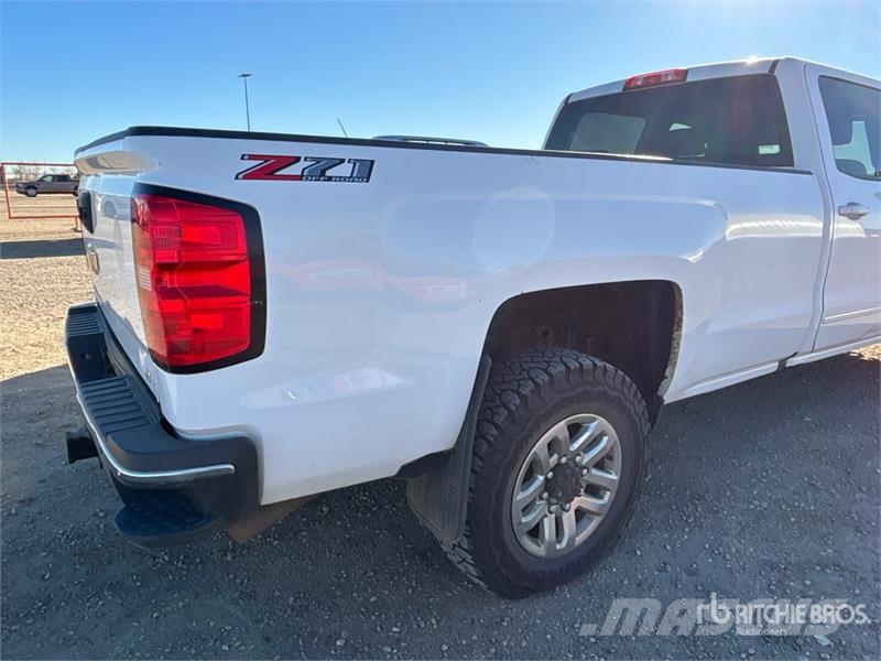 Chevrolet Silverado 3500HD LT 4x4 Crew Cab Pickup Ostalo