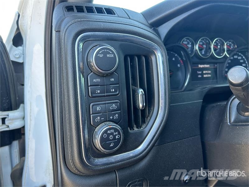 Chevrolet Silverado 3500 LT 4x4 Extended Cab Pickup Прочие фургоны