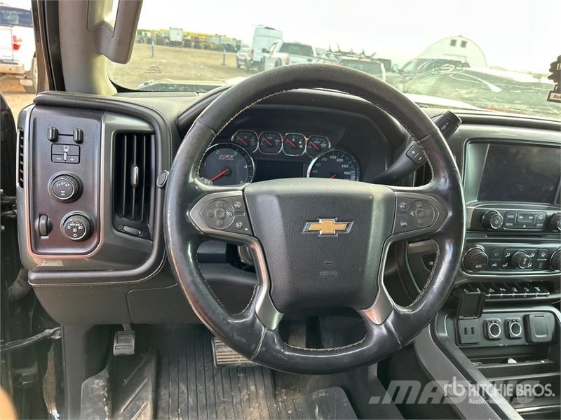 Chevrolet Silverado 3500HD Z71 4x4 Crew Cab Pickup أخرى