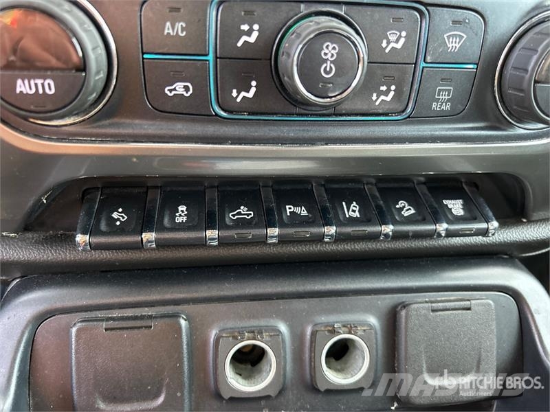 Chevrolet Silverado 3500HD Z71 4x4 Crew Cab Pickup أخرى