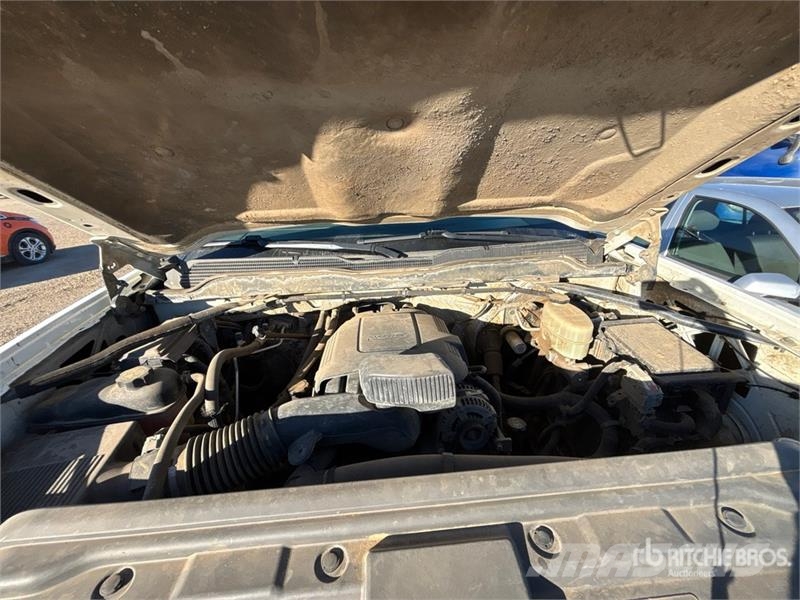 Chevrolet Silverado 3500HD Вантажівки-платформи/бокове розвантаження