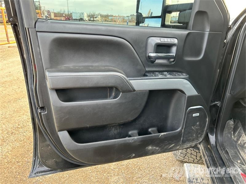 Chevrolet Silverado 3500HD Z71 4x4 Crew Cab Pickup أخرى
