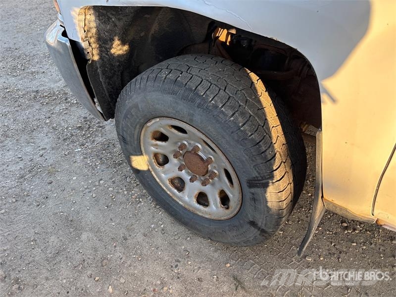 Chevrolet Silverado 3500HD 4x4 Crew Cab Pickup Anders