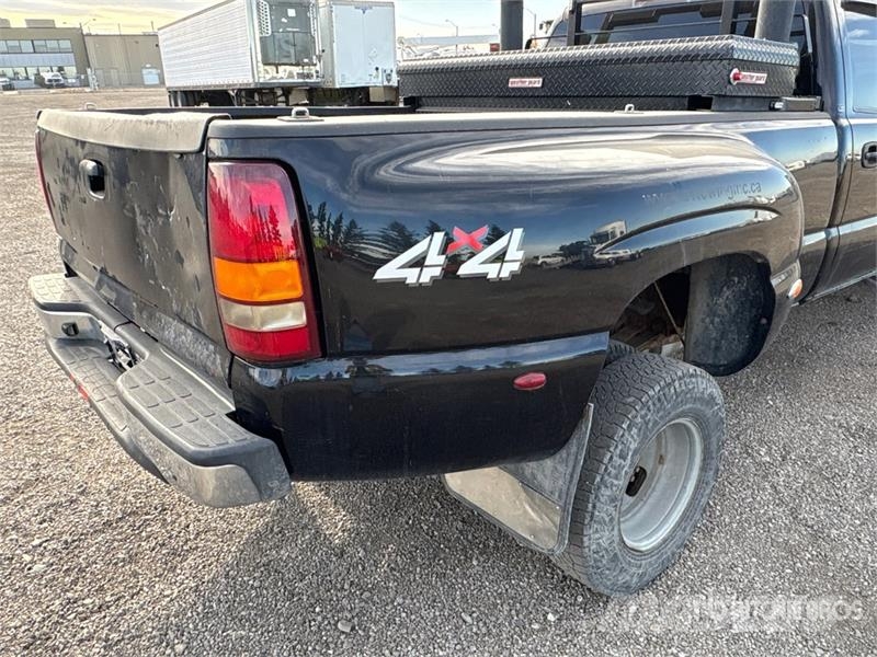 Chevrolet SILVERADO 3500 4x4 Crew Cab Pickup Citi
