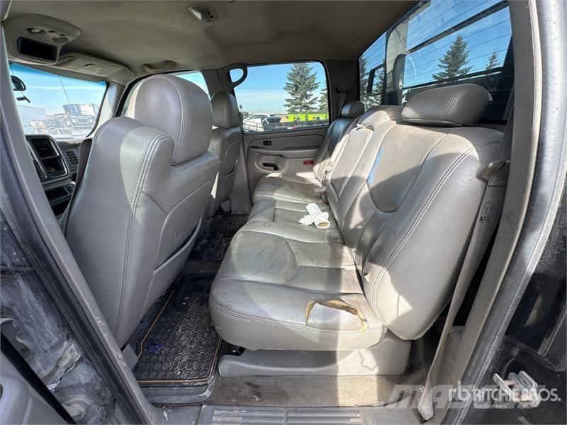 Chevrolet SILVERADO 3500 4x4 Crew Cab Pickup Citi