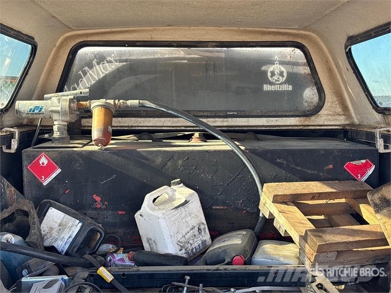 Chevrolet Silverado 3500HD 4x4 Crew Cab Pickup Andere Transporter