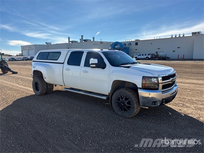 Chevrolet Silverado 3500HD 4x4 Crew Cab Pickup Andre varebiler